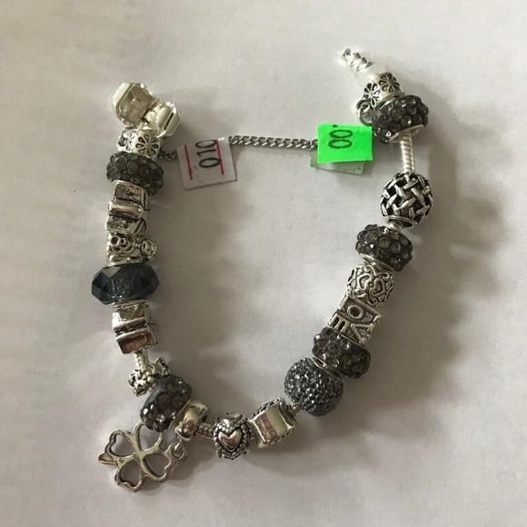 Bracelets - Picture 1 of 5